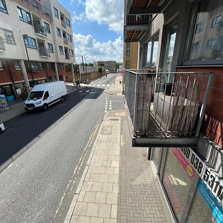 London Modern Flat Near Transports Appartement Buitenkant foto