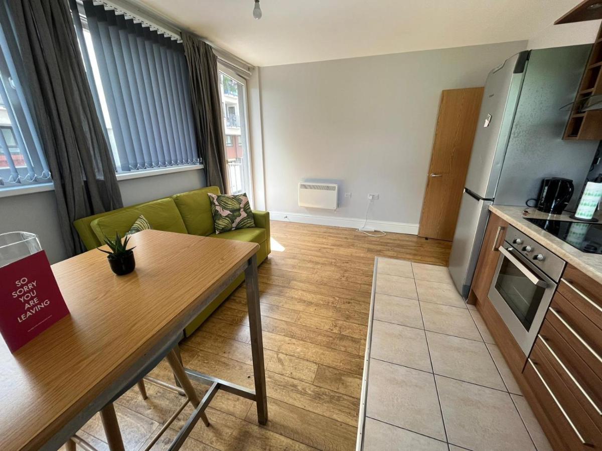 London Modern Flat Near Transports Appartement Buitenkant foto