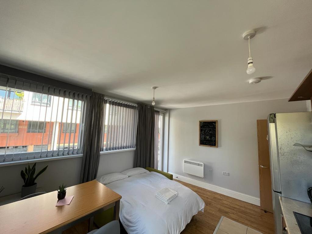 London Modern Flat Near Transports Appartement Buitenkant foto
