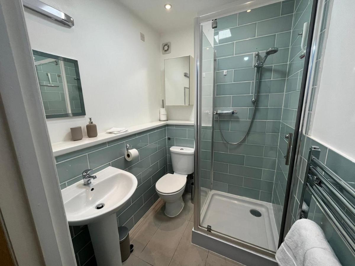 London Modern Flat Near Transports Appartement Buitenkant foto