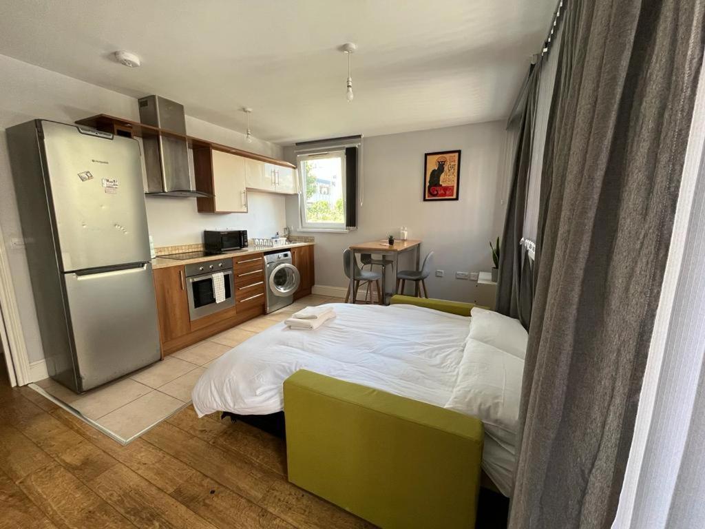 London Modern Flat Near Transports Appartement Buitenkant foto