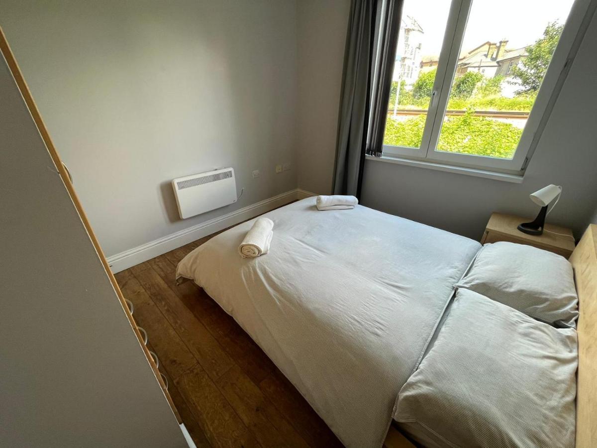 London Modern Flat Near Transports Appartement Buitenkant foto