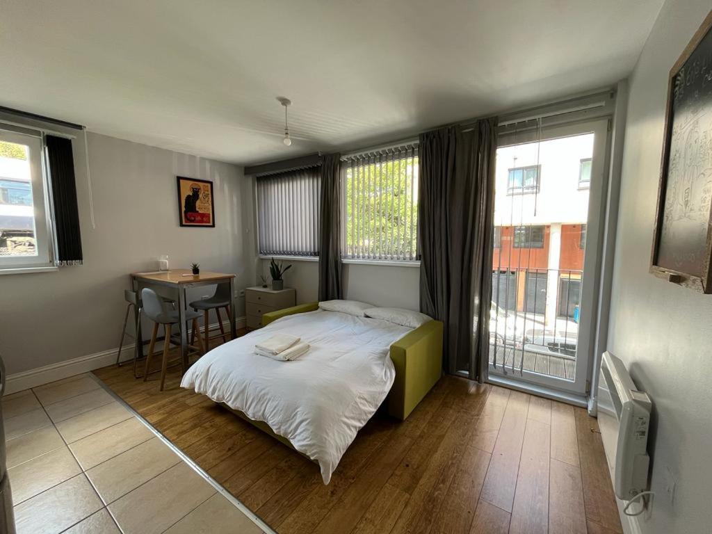 London Modern Flat Near Transports Appartement Buitenkant foto