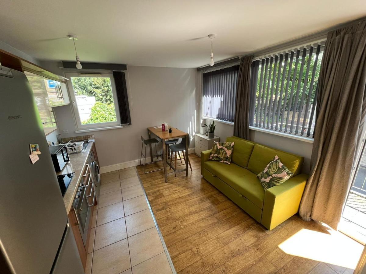 London Modern Flat Near Transports Appartement Buitenkant foto