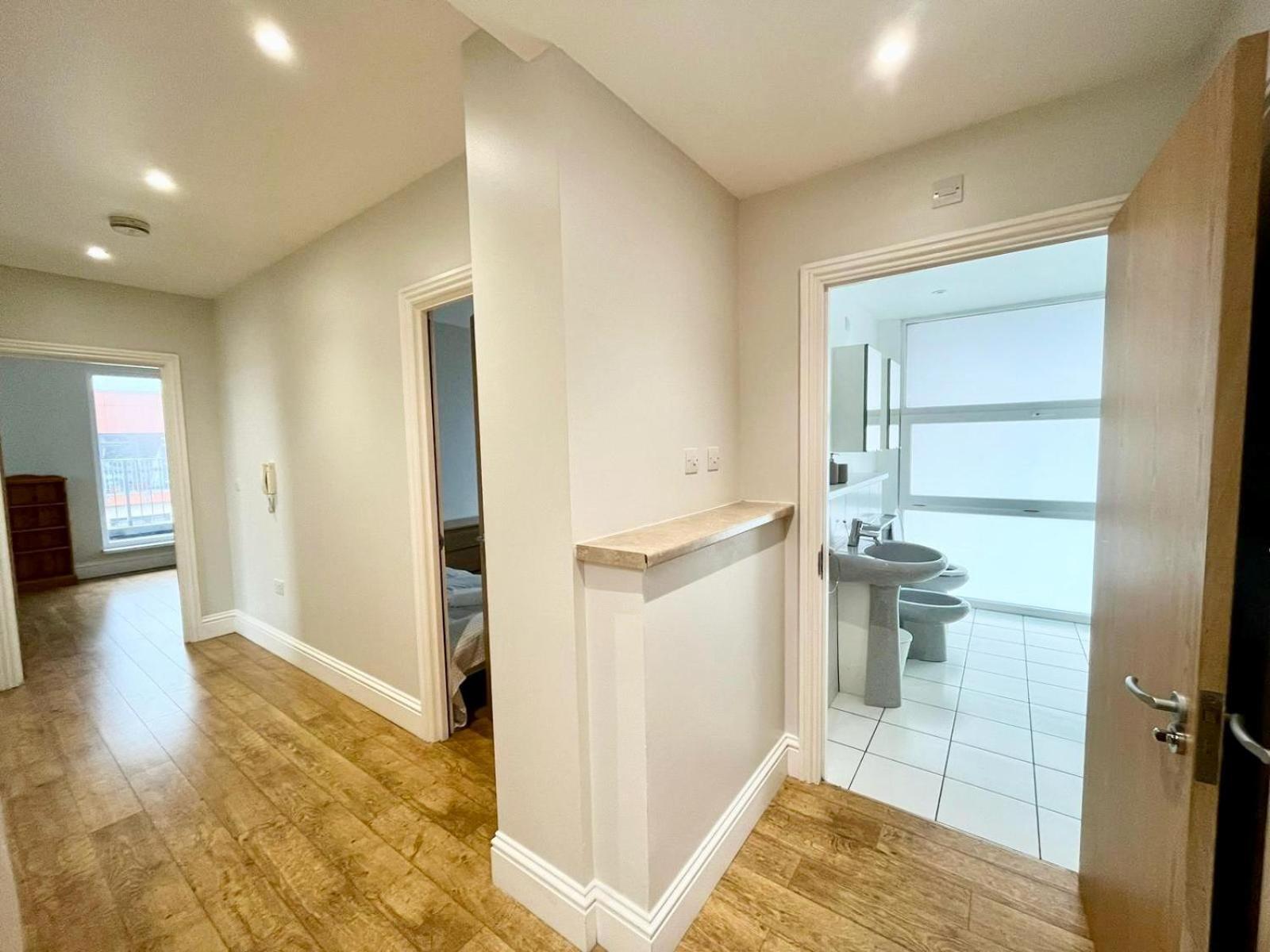 London Modern Flat Near Transports Appartement Buitenkant foto