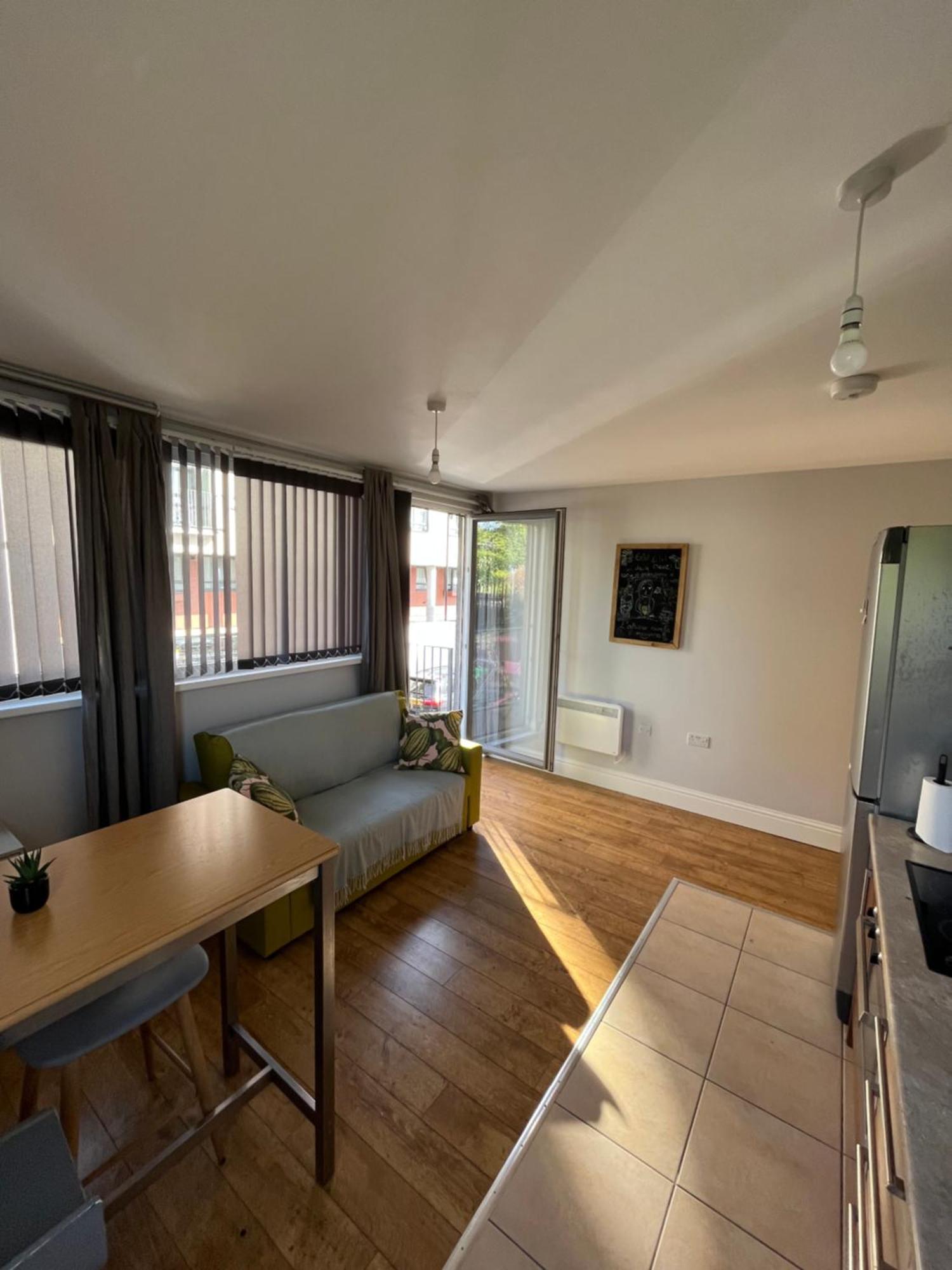 London Modern Flat Near Transports Appartement Buitenkant foto